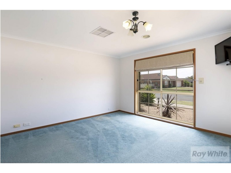 40 Young Street, Lara VIC 3212