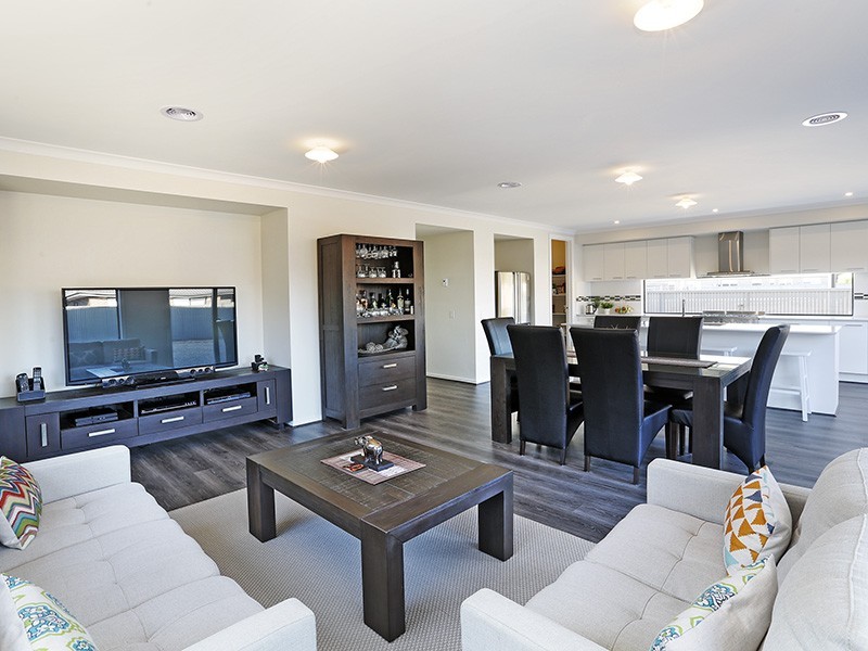 96 Eastlakes Boulevard, Lara VIC 3212