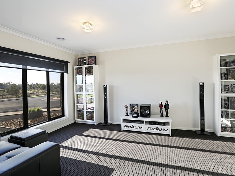 96 Eastlakes Boulevard, Lara VIC 3212