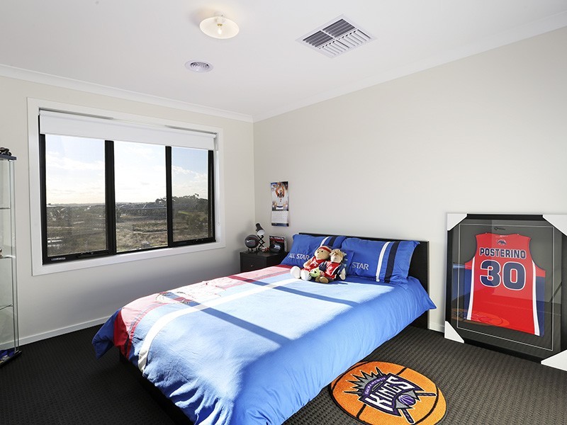 96 Eastlakes Boulevard, Lara VIC 3212