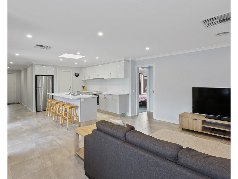 9 Jabiru Court, Lara VIC 3212