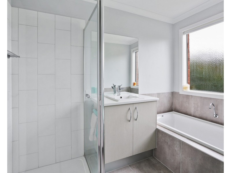 9 Jabiru Court, Lara VIC 3212