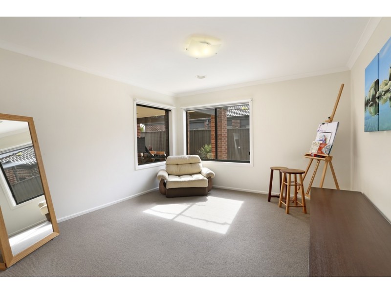 10 Barbara Drive, Lara VIC 3212