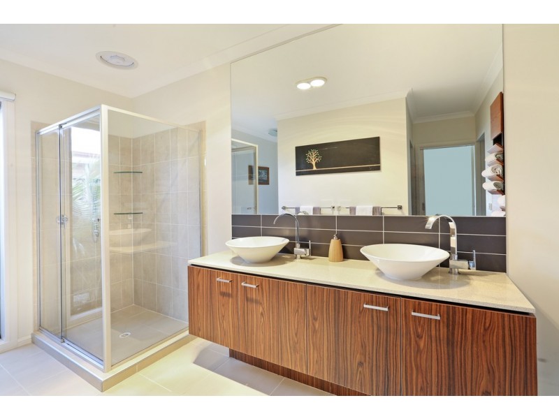 10 Barbara Drive, Lara VIC 3212