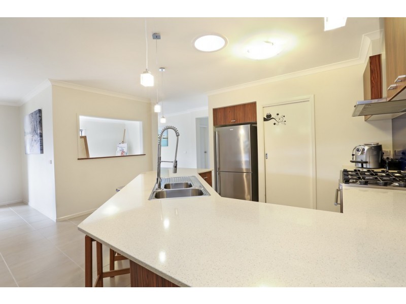 10 Barbara Drive, Lara VIC 3212