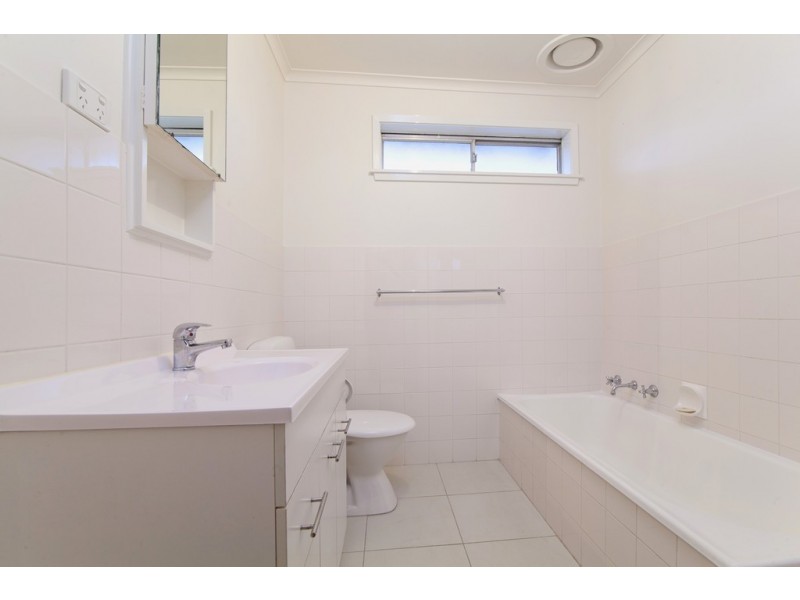 2 Gambier Grove, Corio VIC 3214