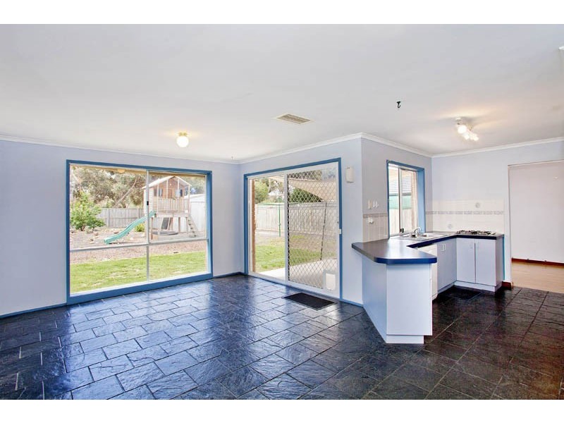 65 Cameron Crescent, Lara VIC 3212
