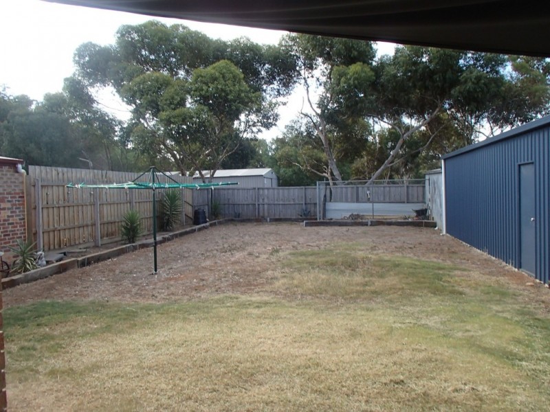 65 Cameron Crescent, Lara VIC 3212