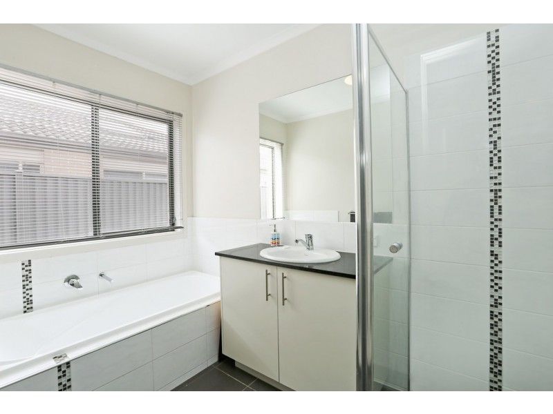 18 Judith Court, Lara VIC 3212