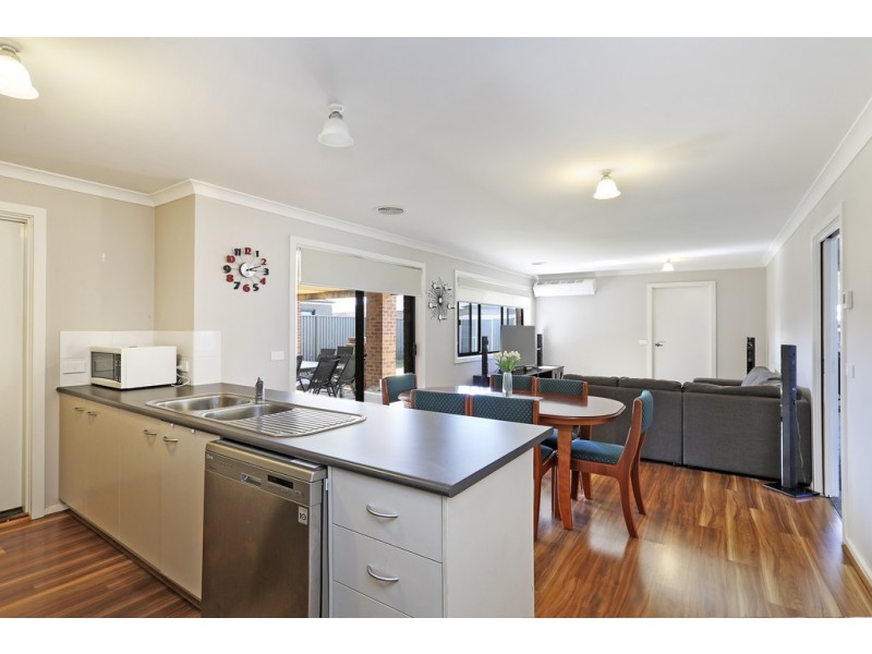 142 Canterbury Road West, Lara VIC 3212