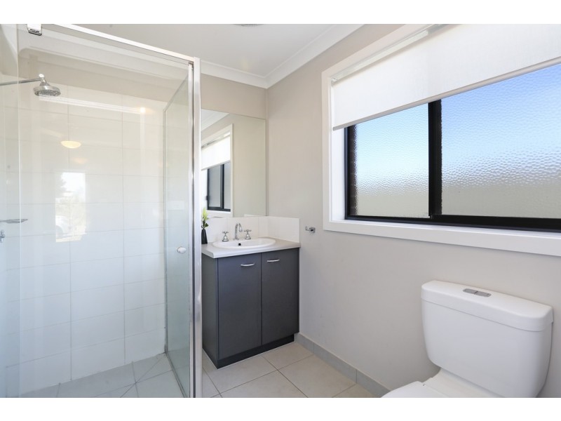 142 Canterbury Road West, Lara VIC 3212