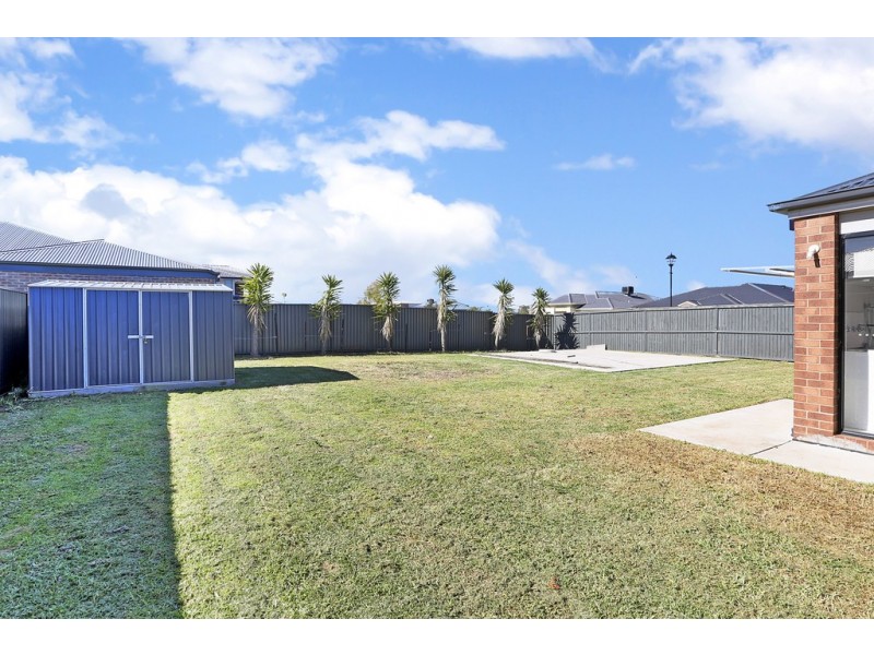 142 Canterbury Road West, Lara VIC 3212