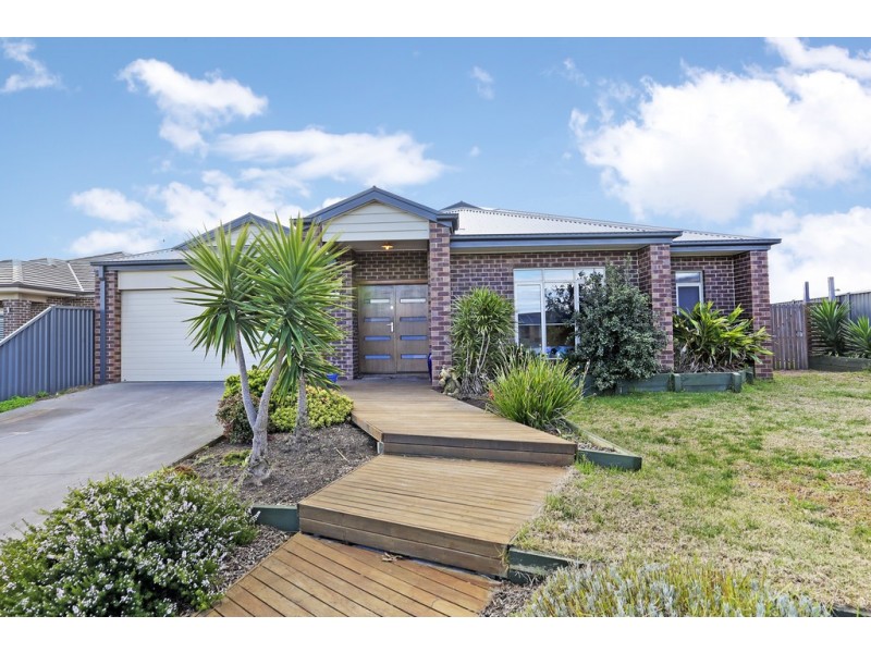 13 Cape Barron Drive, Lara VIC 3212