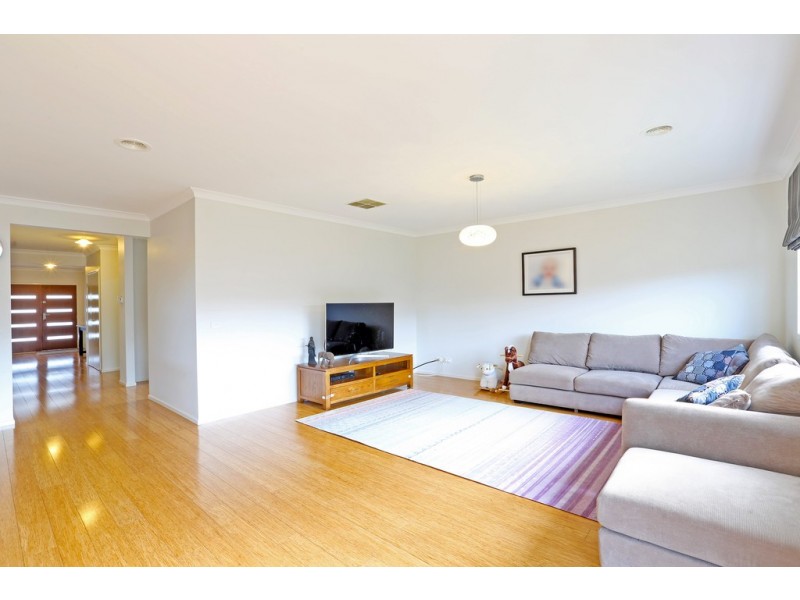 13 Cape Barron Drive, Lara VIC 3212