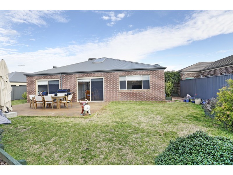 13 Cape Barron Drive, Lara VIC 3212