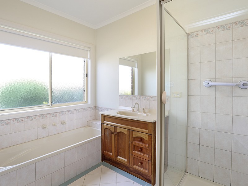 2/7-8 Gillean Place, Lara VIC 3212