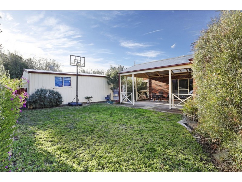 24 Pineview Court, Lara VIC 3212