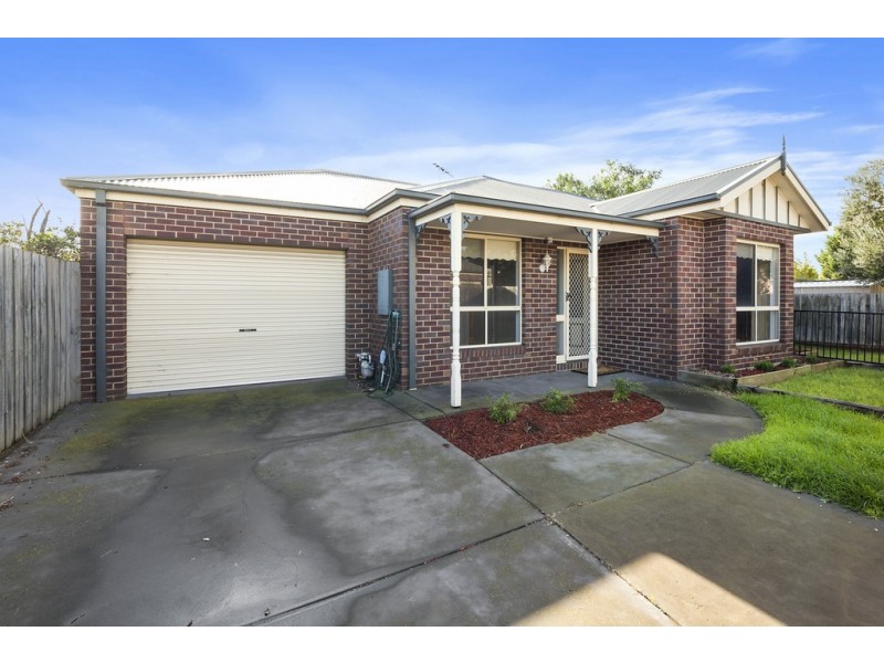 2/15 Bank Street, Lara VIC 3212