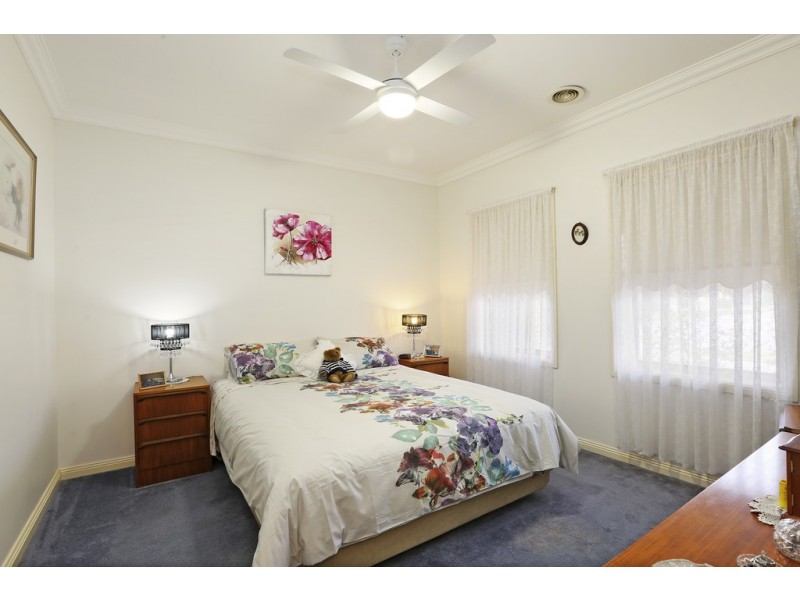 17 Greenleaf Drive, Lara VIC 3212