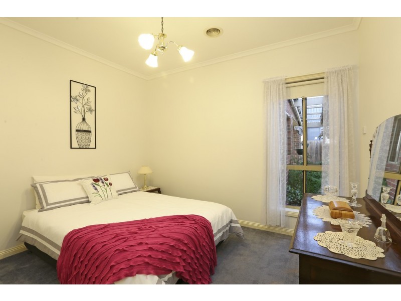 17 Greenleaf Drive, Lara VIC 3212