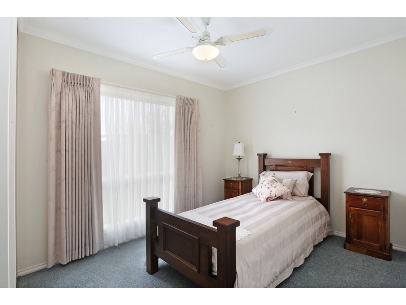 2/7-8 Gillean Place, Lara VIC 3212