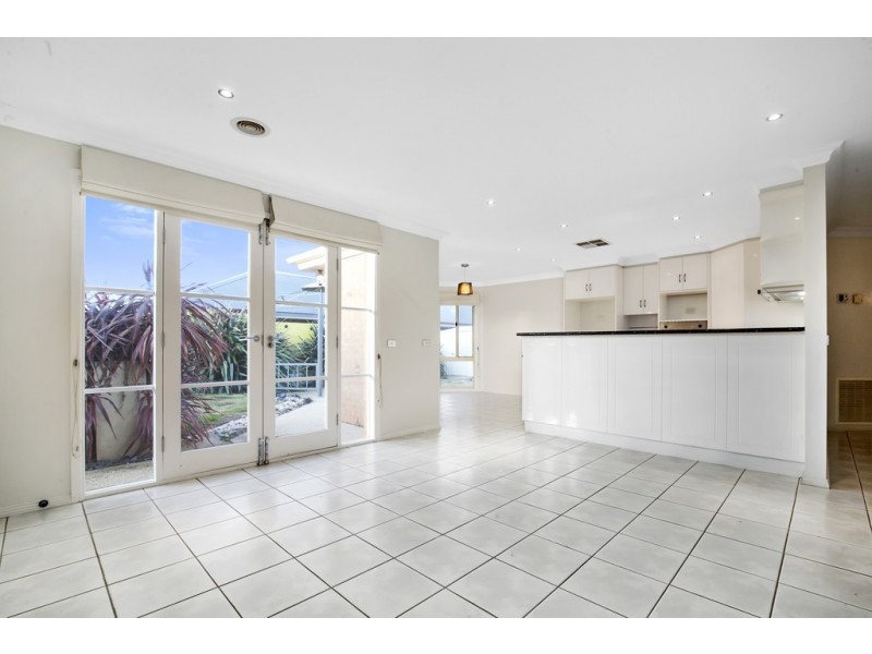 12 Sonia Court, Lara VIC 3212