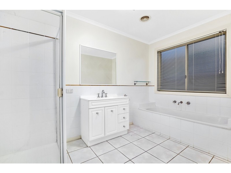 12 Sonia Court, Lara VIC 3212
