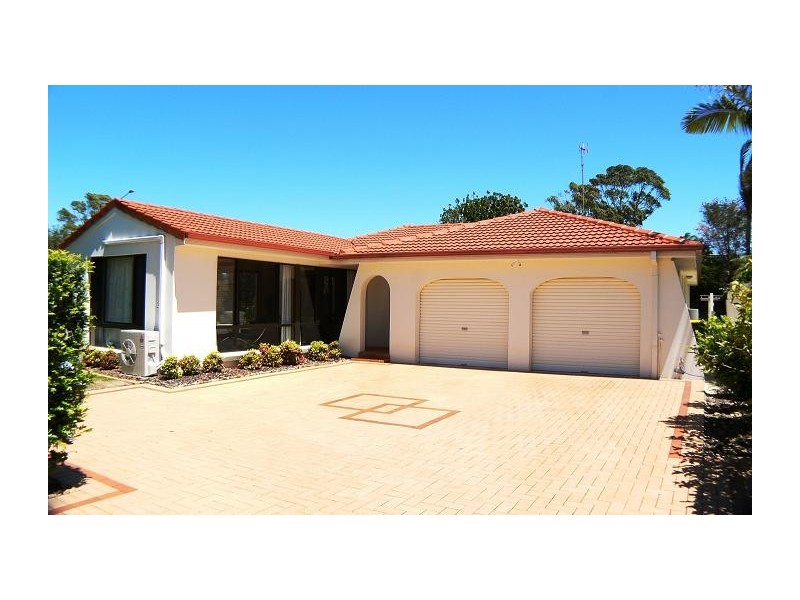 Broadbeach Waters QLD 4218