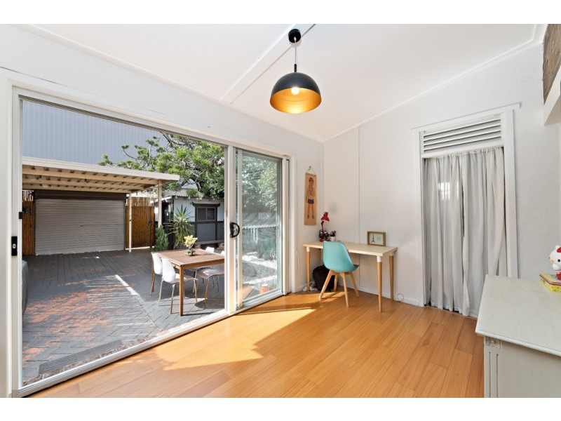 128 Unwins Bridge Road, St Peters NSW 2044