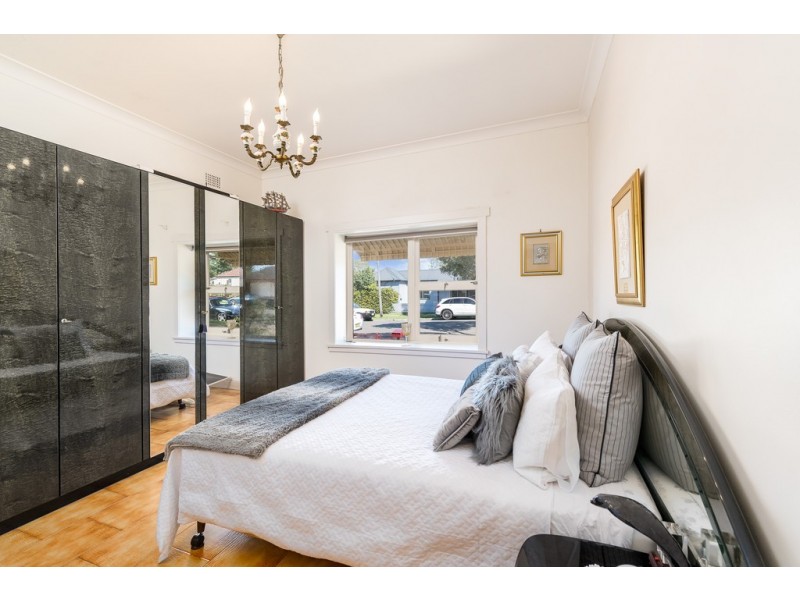 6 Windsor Avenue, Croydon Park NSW 2133