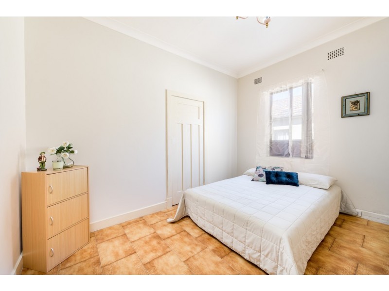 6 Windsor Avenue, Croydon Park NSW 2133