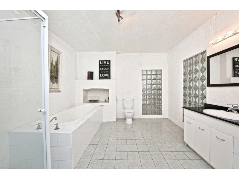 9 College Street, Newtown NSW 2042