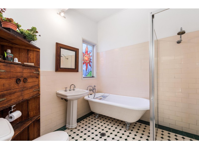 18 Griffiths Street, Tempe NSW 2044