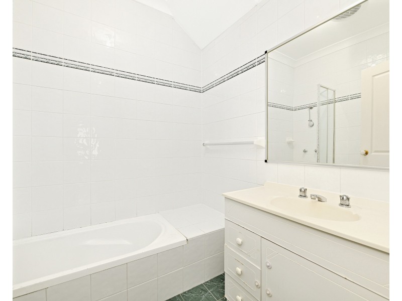 19 Browns Ave, Enmore NSW 2042