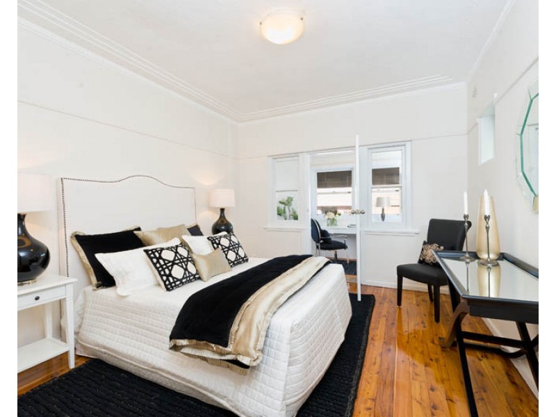 2/209 New Canterbury Road, Lewisham NSW 2049