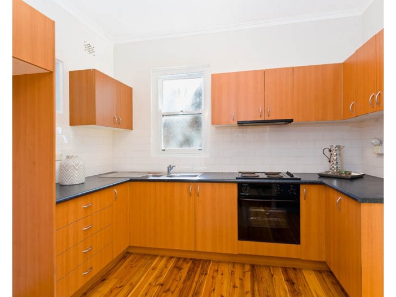 2/209 New Canterbury Road, Lewisham NSW 2049