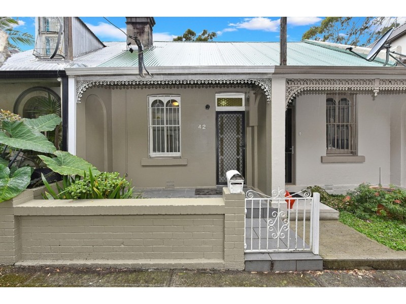42 Kingsclear Rd, Alexandria NSW 2015