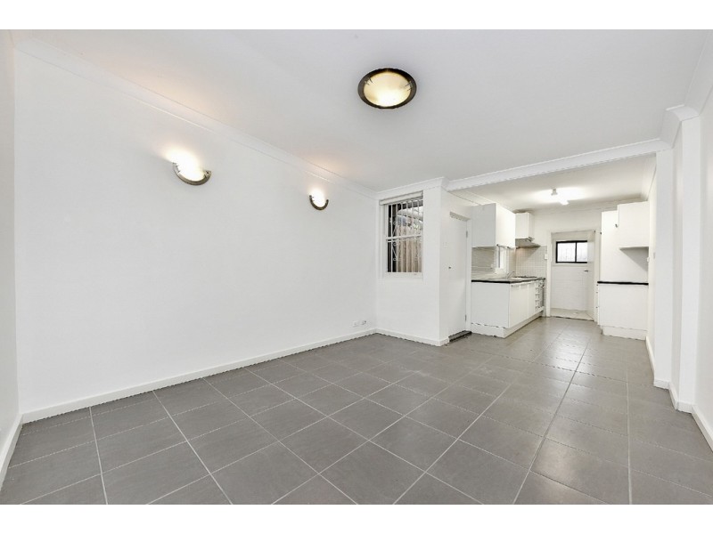 42 Kingsclear Rd, Alexandria NSW 2015