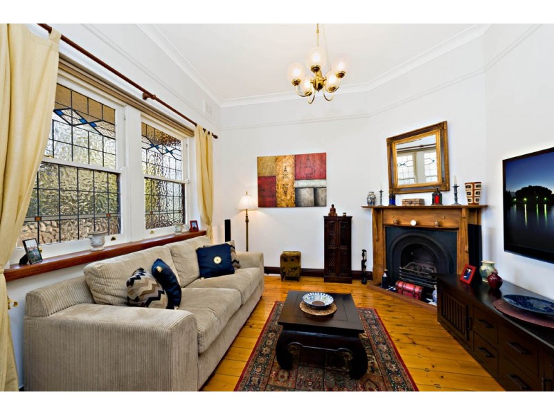 11 Grove Street, St Peters NSW 2044