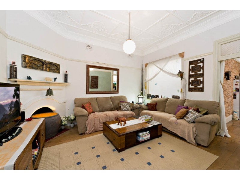 8 Hillcrest Street, Tempe NSW 2044