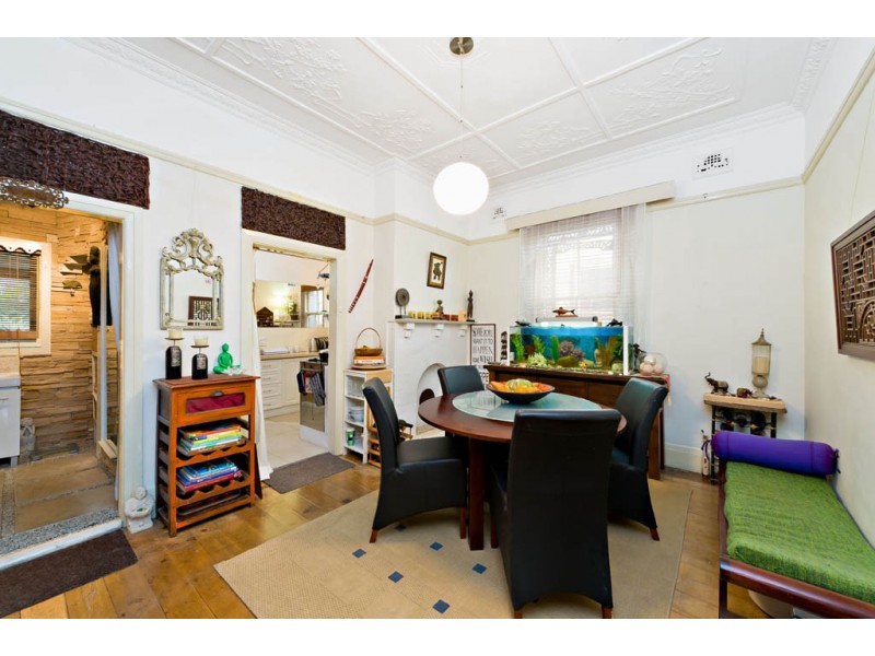 8 Hillcrest Street, Tempe NSW 2044