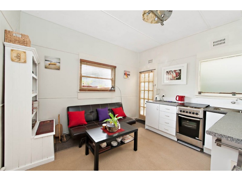 8 Hillcrest Street, Tempe NSW 2044