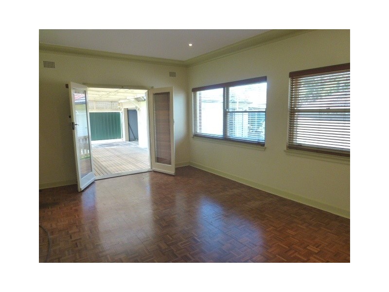 8 Bell Ave, Kogarah NSW 2217