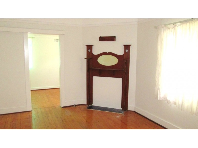 35 Lymerson street, Tempe NSW 2044