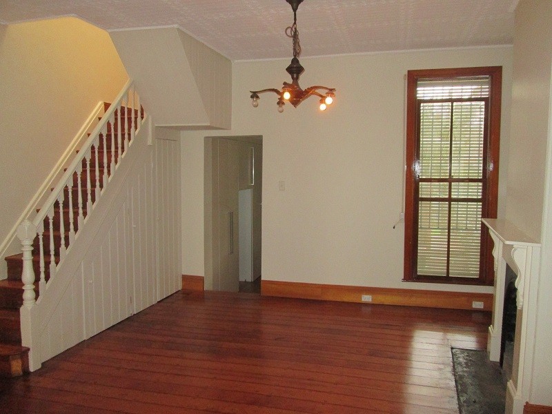 18 Calder Rd, Darlington NSW 2008