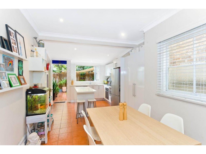 17 Oxford St, Newtown NSW 2042