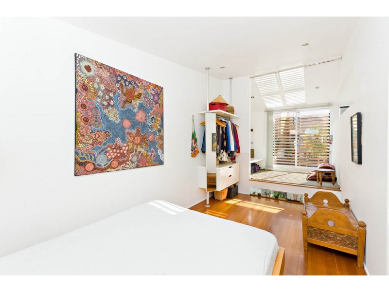 30 Linthorpe Lane, Newtown NSW 2042