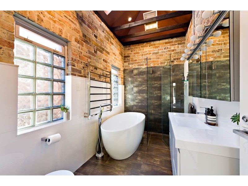 128 Unwins Bridge Road, St Peters NSW 2044