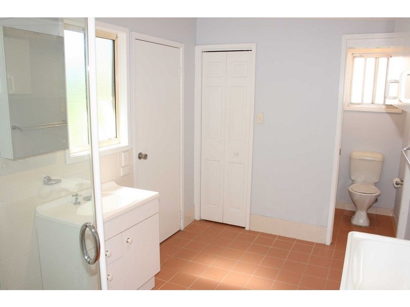 27a North Avoca Pde, North Avoca NSW 2260