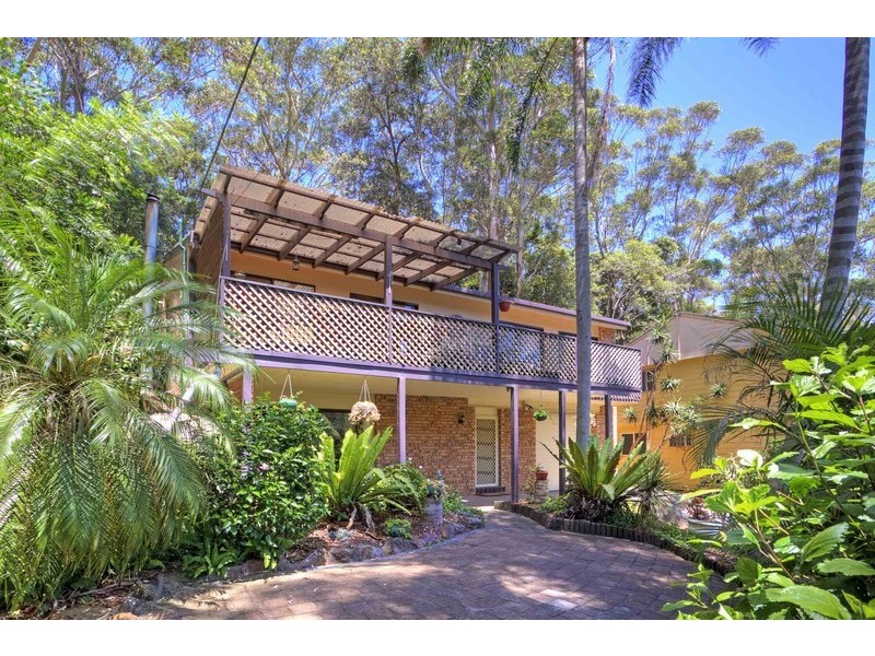 32 Surf Rider Avenue, North Avoca NSW 2260